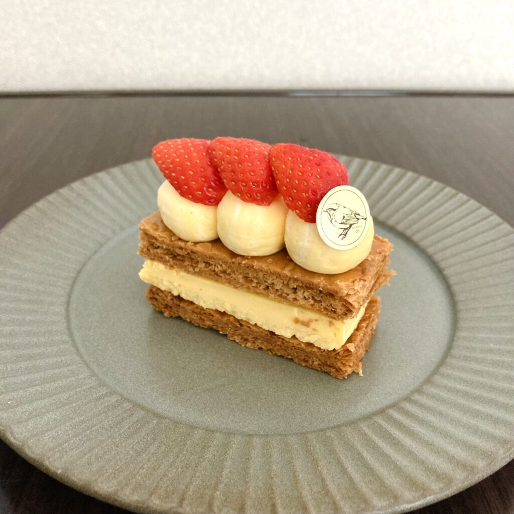 patisserie onいちごのミルフィーユ